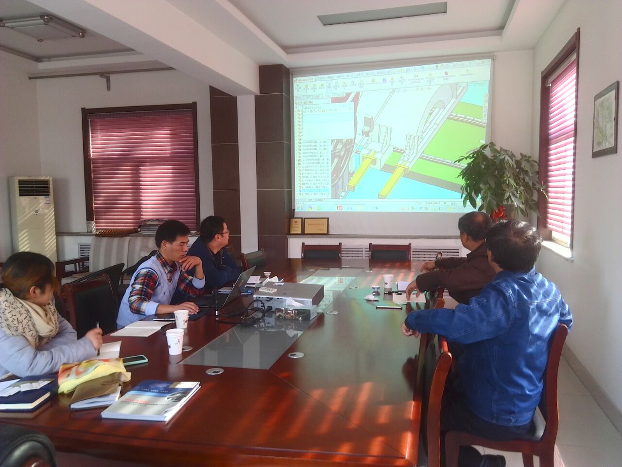 金鋒鋸業(yè)召開鋸床鋸條物資管理會(huì)議